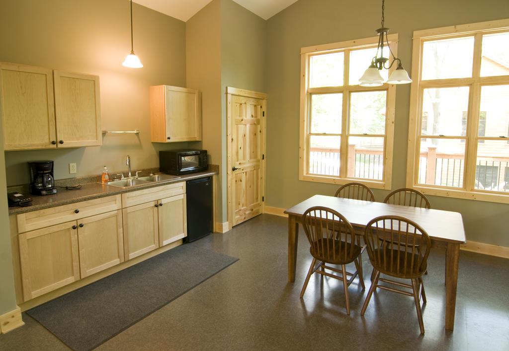 The Rockwell Lake Lodge Luther Exterior photo